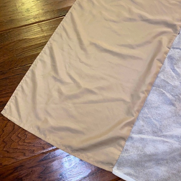 Mainstays tan bedskirt flat with pleated corner​ - Picture 6 of 8